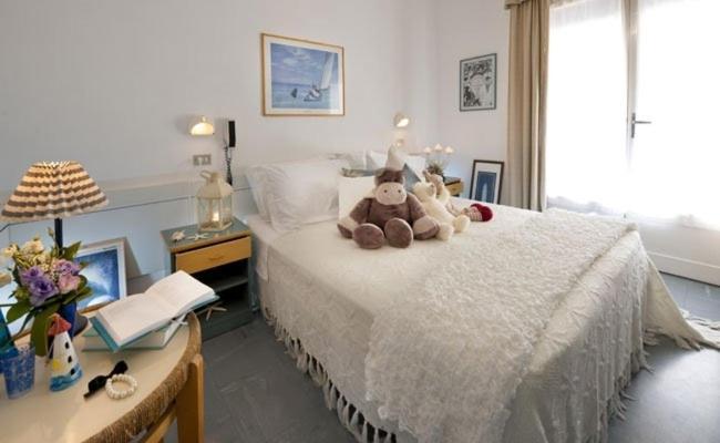 Hotel Solitude Riccione Buitenkant foto